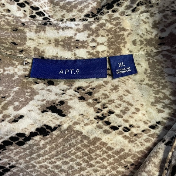 Apt. 9 Women's Snakeskin Print Button-Up Shirt with Yellow Accents Size XL - Picture 11 of 13